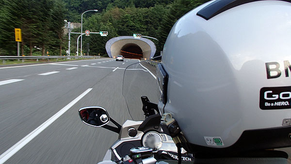 関越トンネル入口